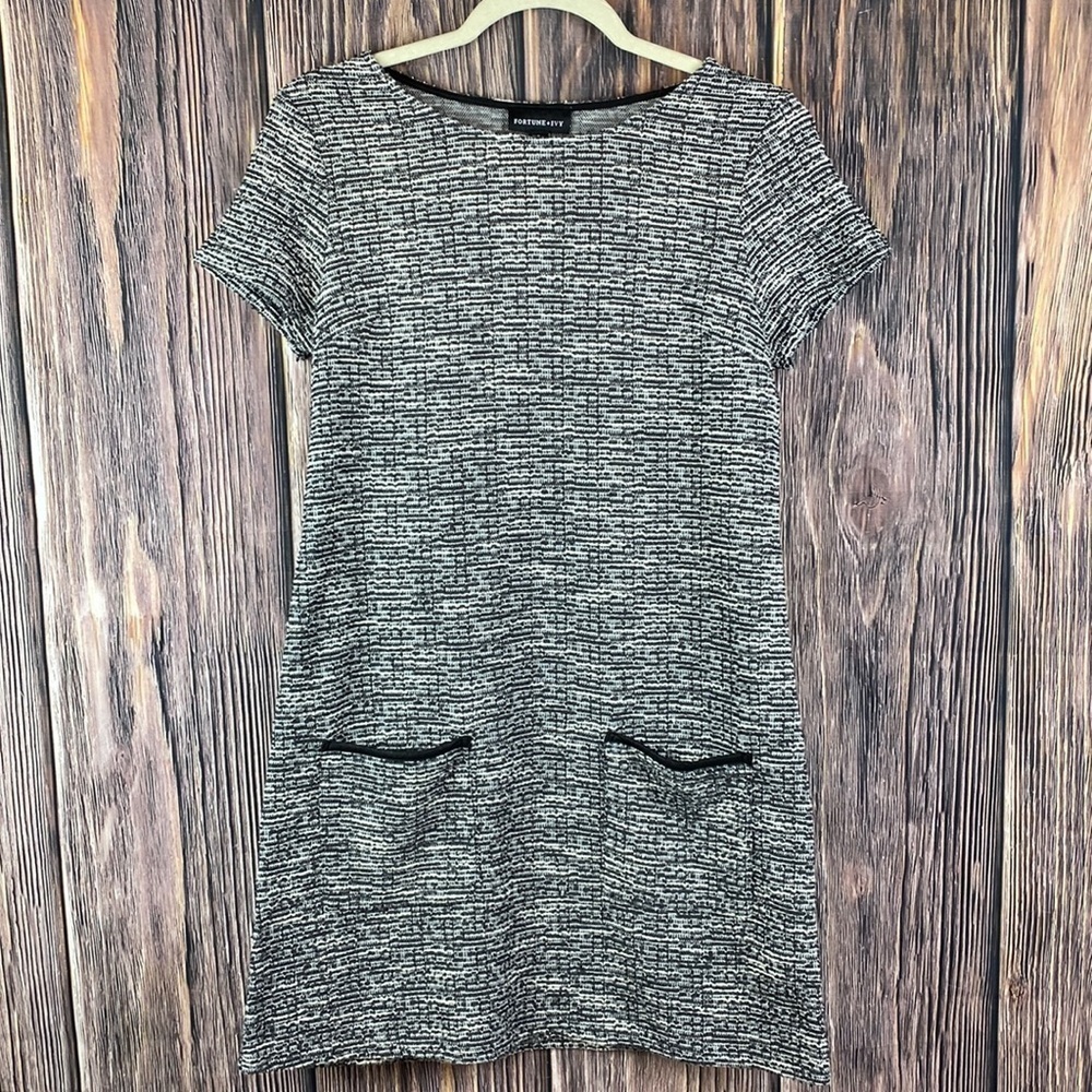 Fortune & Ivy Black & White Tweed Style Short Sleeved Dress W/ Pockets -Sz Small